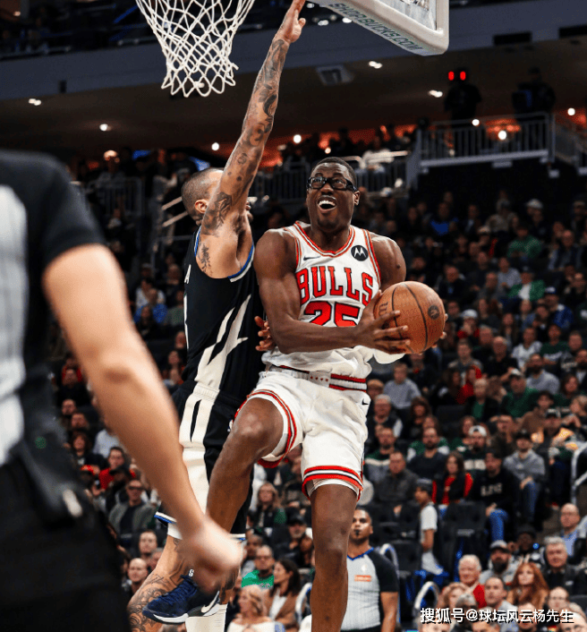 字母哥狂砍50+20,雄鹿加时力克76人的简单介绍 字母哥狂砍50+20,雄鹿加时力克76人的简单介绍