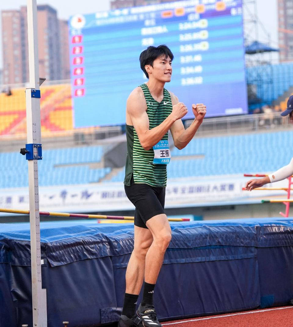 包含田径世锦赛爆冷：世界纪录再被刷新！的词条