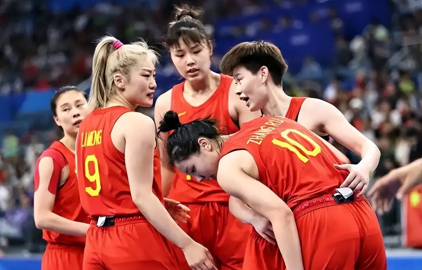 “中国女篮的战术安排，如何应对国际强队？”
