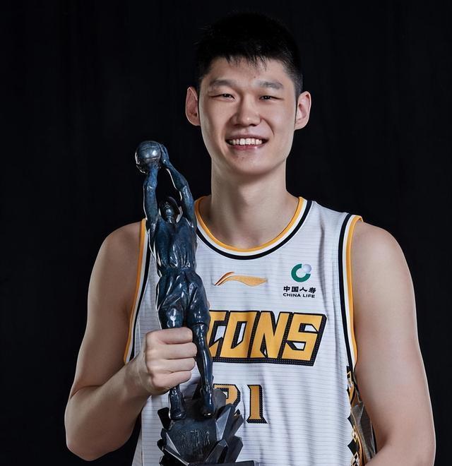 包含胡金秋：低调高效的CBA顶级内线的词条