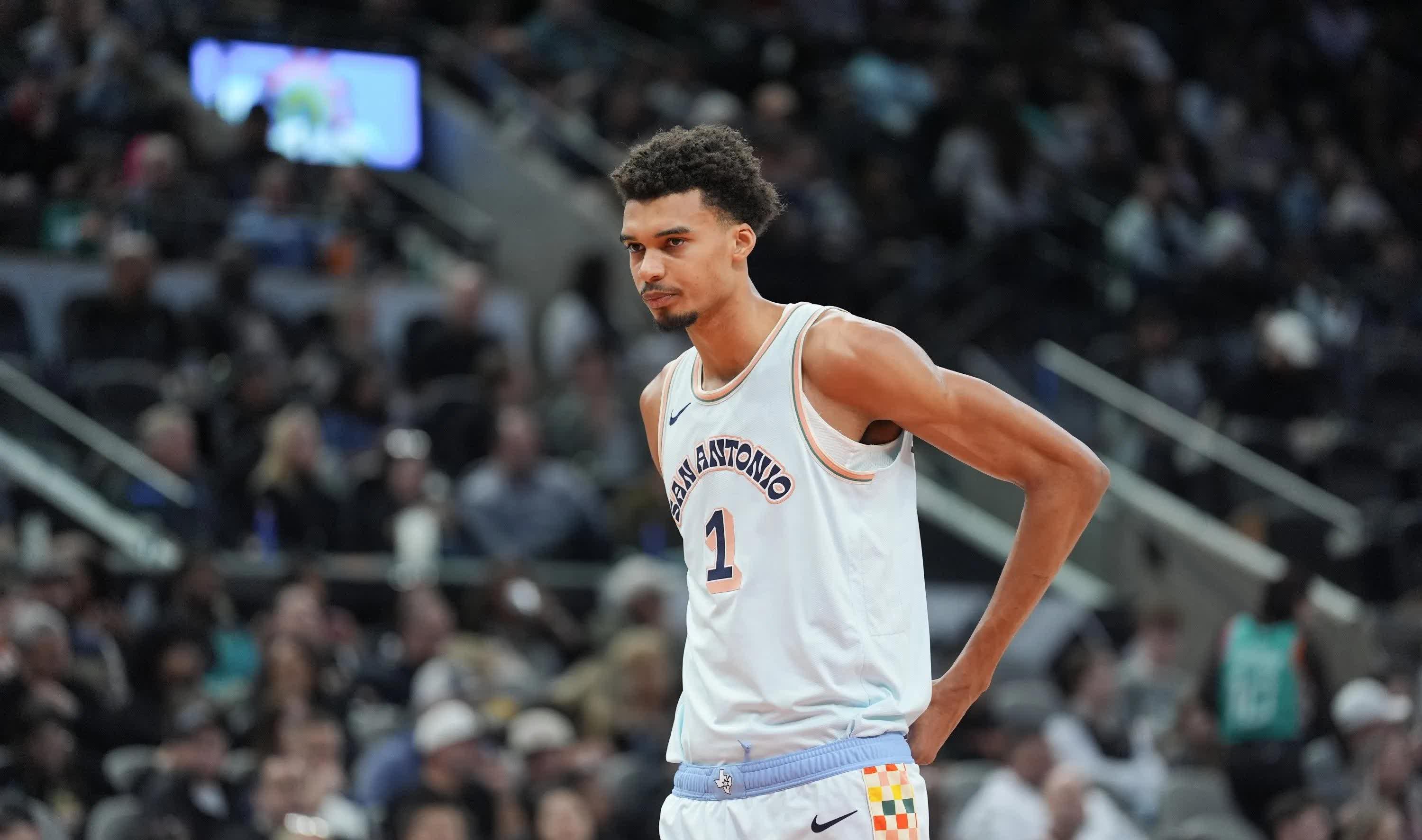 马刺交易穆雷换3首轮，全力培养文班亚马