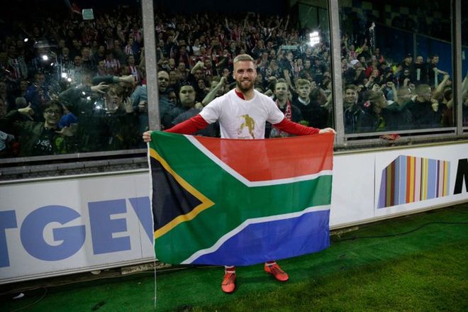 米兰体育官网-足球薪资帽出台，豪门引援受限